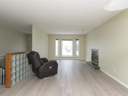 755 Porcupine Boulevard, Thunder Bay, ON - Indoor Photo Showing Living Room With Fireplace