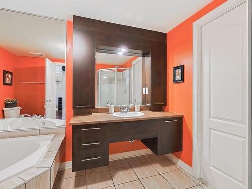 Bathroom - 102-10 Rue Ernest-Bourque, Blainville, QC - Indoor Photo Showing Bathroom