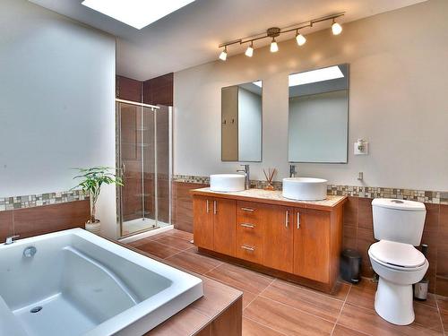 Salle de bains - 7097 Rue Louis-Hébert, Longueuil (Saint-Hubert), QC - Indoor Photo Showing Bathroom