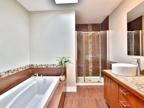 Salle de bains - 7097 Rue Louis-Hébert, Longueuil (Saint-Hubert), QC - Indoor Photo Showing Bathroom
