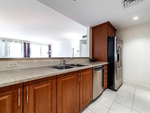 Cuisine - 6G-1200 Boul. De Maisonneuve O., Montréal (Ville-Marie), QC - Indoor Photo Showing Kitchen With Double Sink