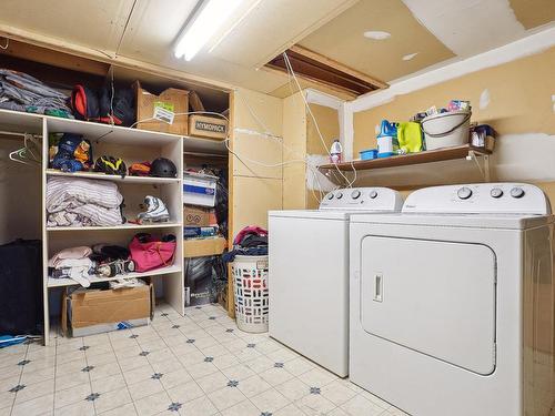 Salle de lavage - 13375  - 13377 Rue De La Bourgogne, Mirabel, QC - Indoor Photo Showing Laundry Room