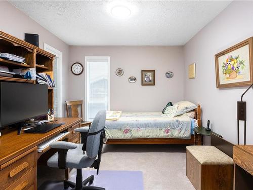 141 Thulin St South, Campbell River, BC - Indoor Photo Showing Bedroom