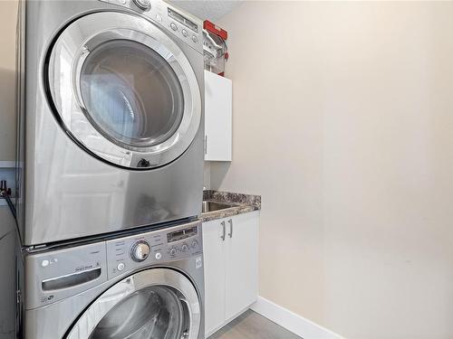 47 Storrie Rd, Campbell River, BC - Indoor Photo Showing Laundry Room