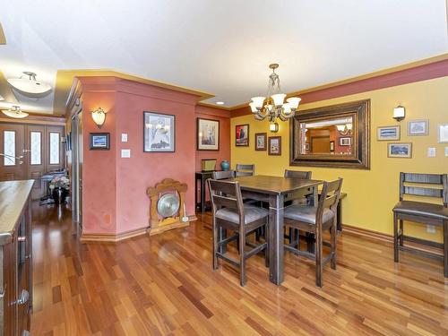 103-55 Songhees Rd, Victoria, BC - Indoor Photo Showing Dining Room