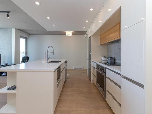 711-989 Johnson St, Victoria, BC - Indoor Photo Showing Kitchen With Upgraded Kitchen