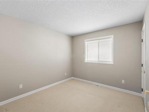 466 Heather Pl, Parksville, BC - Indoor Photo Showing Other Room