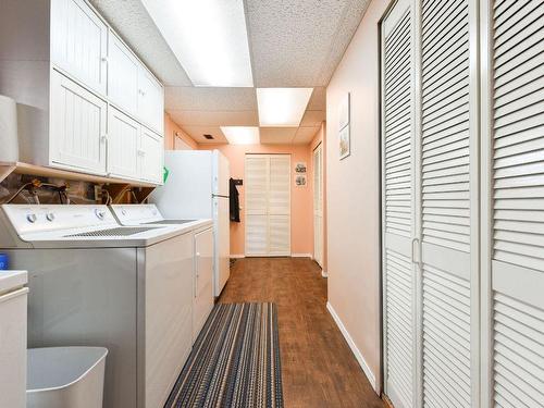 2513 Dartmouth Drive, Penticton, BC - Indoor Photo Showing Laundry Room