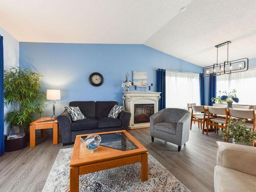 2513 Dartmouth Drive, Penticton, BC - Indoor Photo Showing Living Room With Fireplace