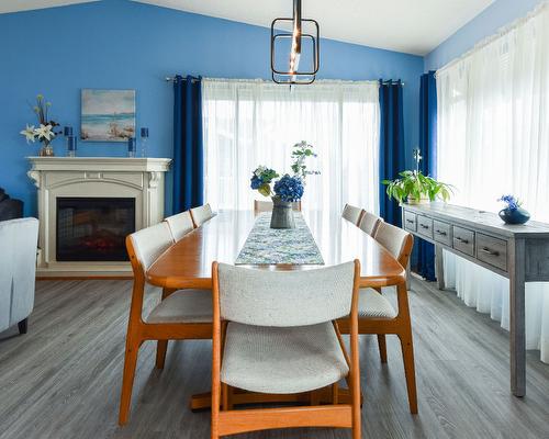 2513 Dartmouth Drive, Penticton, BC - Indoor Photo Showing Dining Room