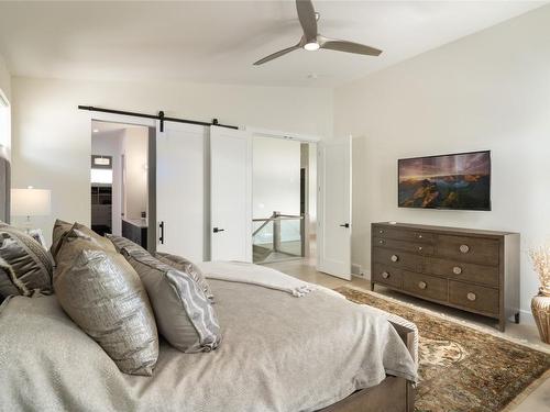 3605 Boxwood Road, Kelowna, BC - Indoor Photo Showing Bedroom