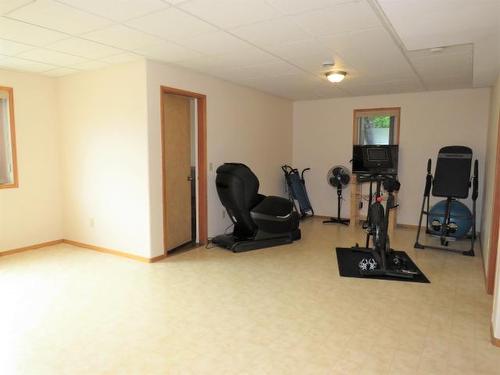 916 Invermere Crt, Kamloops, BC - Indoor Photo Showing Gym Room