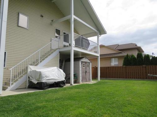 916 Invermere Crt, Kamloops, BC - Outdoor With Exterior