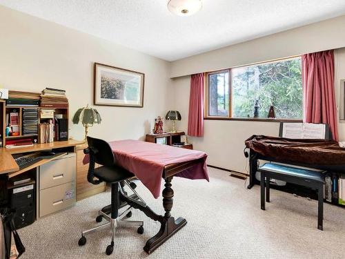 75 Jenkins Rd, Clearwater, BC - Indoor Photo Showing Office