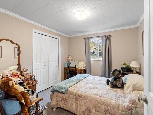 105 Highway 97, Ashcroft, BC - Indoor Photo Showing Bedroom
