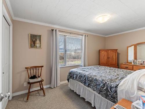 105 Highway 97, Ashcroft, BC - Indoor Photo Showing Bedroom