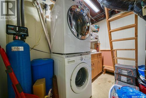459 5Th Street E, Regina Beach, SK - Indoor Photo Showing Laundry Room