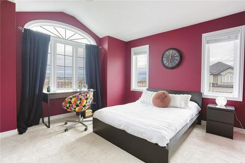 82 Lampman Drive, Grimsby, ON - Indoor Photo Showing Bedroom