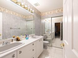 Powder room - 