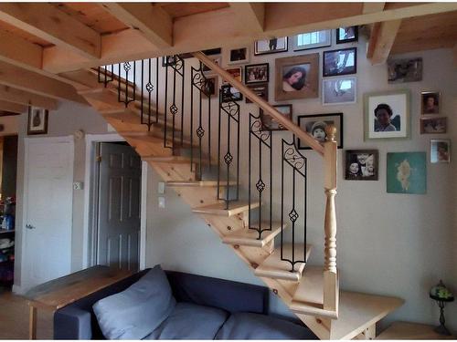 Staircase - 312  - 314 Rg St-Antoine N., Baie-Saint-Paul, QC - Indoor Photo Showing Other Room