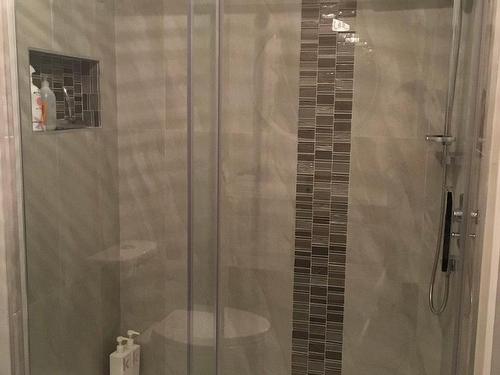 Salle de bains - 994 Rue Grandmaison, Gatineau (Buckingham), QC - Indoor Photo Showing Bathroom