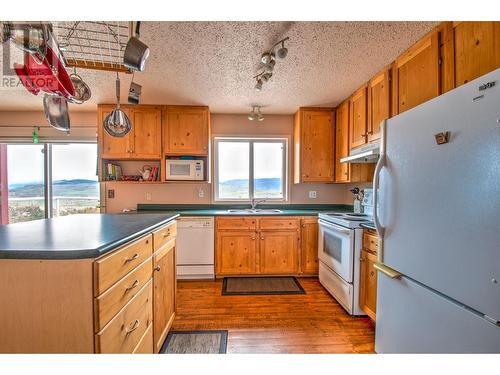 6945 Rugg Road, Vernon, BC - Indoor Photo Showing Kitchen With Double Sink