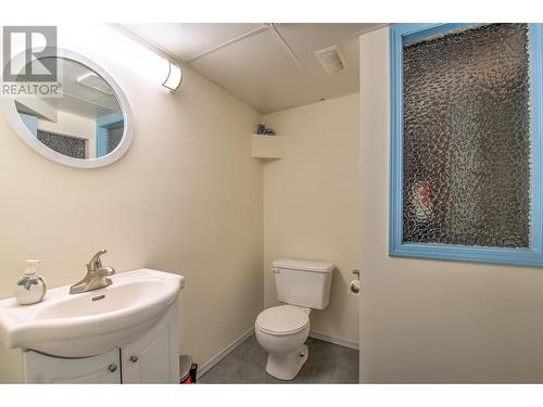 6945 Rugg Road, Vernon, BC - Indoor Photo Showing Bathroom