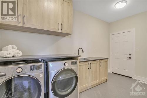 225 Trudeau Crescent, Russell, ON - Indoor Photo Showing Laundry Room