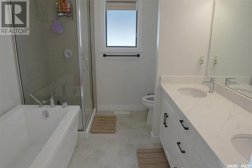 402 Chelsom Manor, Saskatoon, SK - Indoor Photo Showing Bathroom