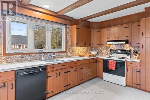 435 4Th Avenue W, Owen Sound, ON - Indoor Photo Showing Kitchen