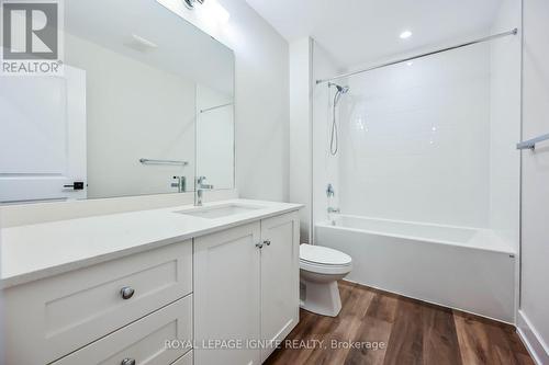 68 Starfire Cres, Hamilton, ON - Indoor Photo Showing Bathroom