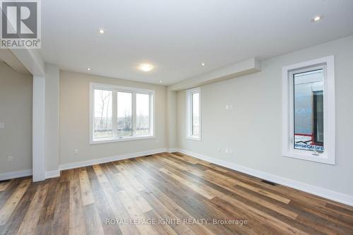 68 Starfire Cres, Hamilton, ON - Indoor Photo Showing Other Room