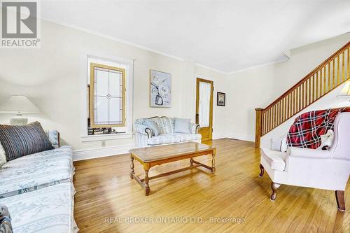 6398 Orchard Ave, Niagara Falls, ON - Indoor Photo Showing Living Room