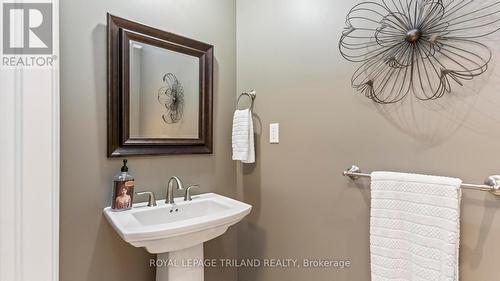 18 Cherry Blossom Lane, St. Thomas, ON - Indoor Photo Showing Bathroom