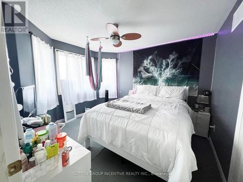 57 Penvill Tr, Barrie, ON - Indoor Photo Showing Bedroom