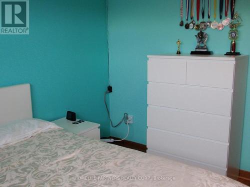 71 Anthia Dr, Toronto, ON - Indoor Photo Showing Bedroom