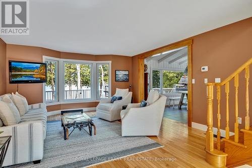 936 Patterson Road, Douro-Dummer, ON - Indoor Photo Showing Living Room