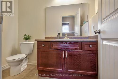 5 Corbin St, St. Catharines, ON - Indoor Photo Showing Bathroom