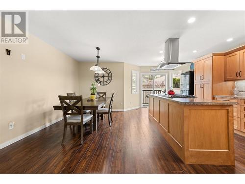 3400 Wilson Street Unit# 163, Penticton, BC - Indoor Photo Showing Living Room