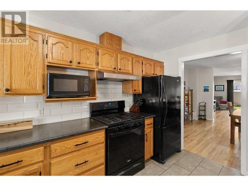 1038 11 Avenue Unit# 13, Vernon, BC - Indoor Photo Showing Kitchen