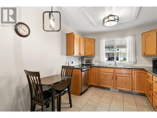 1038 11 Avenue Unit# 13, Vernon, BC - Indoor Photo Showing Kitchen With Double Sink