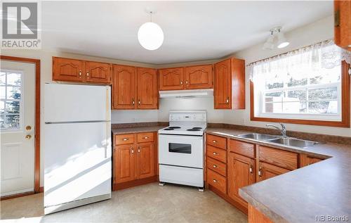 183 Maces Bay Road, Maces Bay, NB - Indoor Photo Showing Kitchen With Double Sink