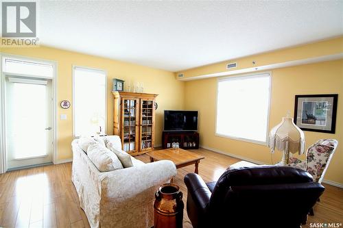 303 2160 Heseltine Road, Regina, SK - Indoor Photo Showing Living Room