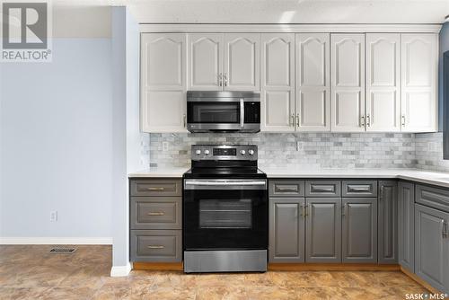 332 Cedar Meadow Drive, Regina, SK - Indoor Photo Showing Kitchen With Upgraded Kitchen