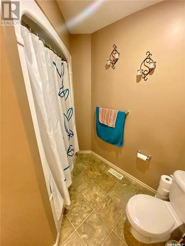 85 Poplar Bay, Yorkton, SK - Indoor Photo Showing Bathroom