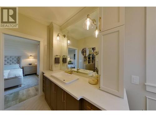 2640 17 Street Ne, Salmon Arm, BC - Indoor Photo Showing Bathroom