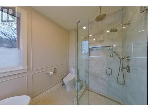 2640 17 Street Ne, Salmon Arm, BC - Indoor Photo Showing Bathroom