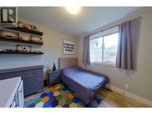 2640 17 Street Ne, Salmon Arm, BC - Indoor Photo Showing Bedroom