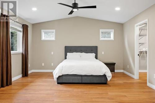 759 Mcclure Road, Kelowna, BC - Indoor Photo Showing Bedroom