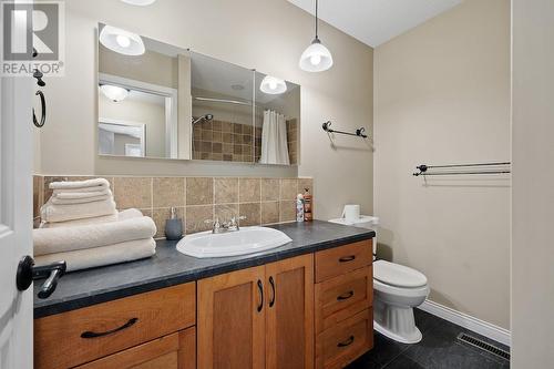 759 Mcclure Road, Kelowna, BC - Indoor Photo Showing Bathroom